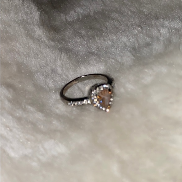 Silver tone Champagne pear shaped fashion ring - Picture 3 of 9